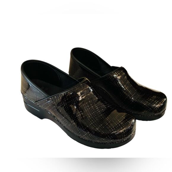 Dansko Shoes - Dansko Professional Clogs Black & Gold